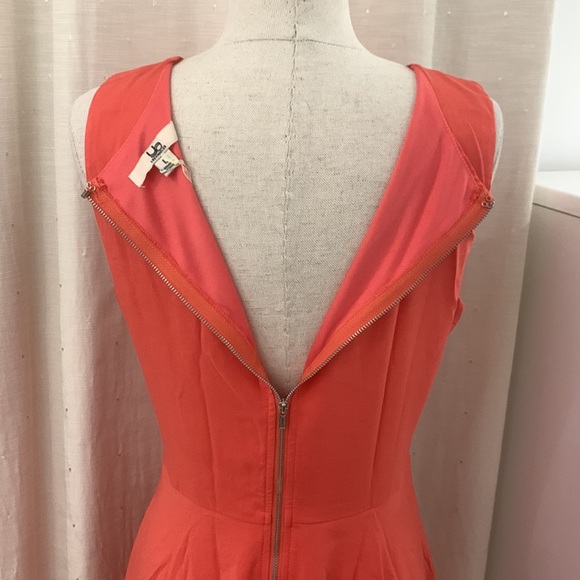 NWT Coral Perforated Design Dress size L - Picture 9 of 17